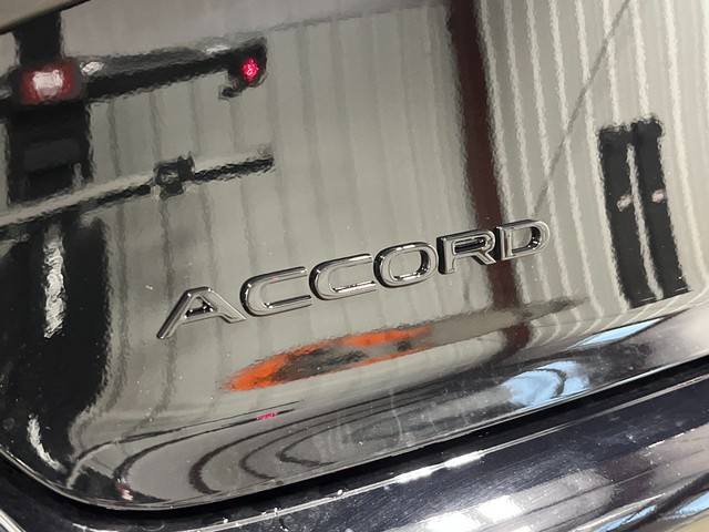 Honda Accord Hybrid Vehicle Full-screen Gallery Image 07