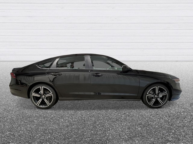Honda Accord Hybrid Vehicle Full-screen Gallery Image 09