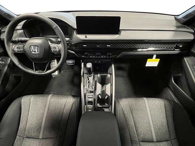 Honda Accord Hybrid Vehicle Full-screen Gallery Image 17