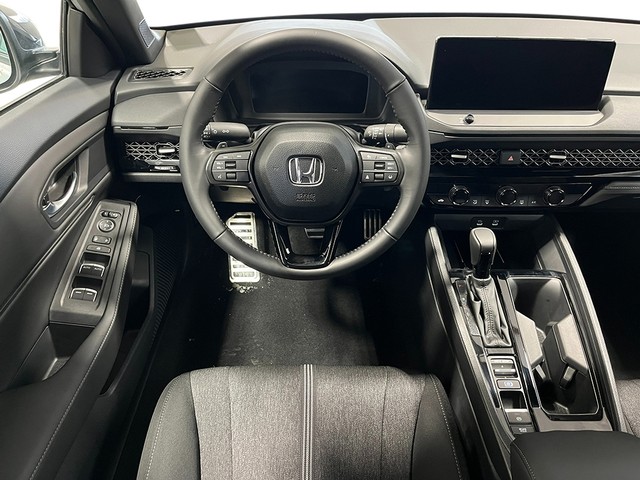 Honda Accord Hybrid Vehicle Full-screen Gallery Image 18