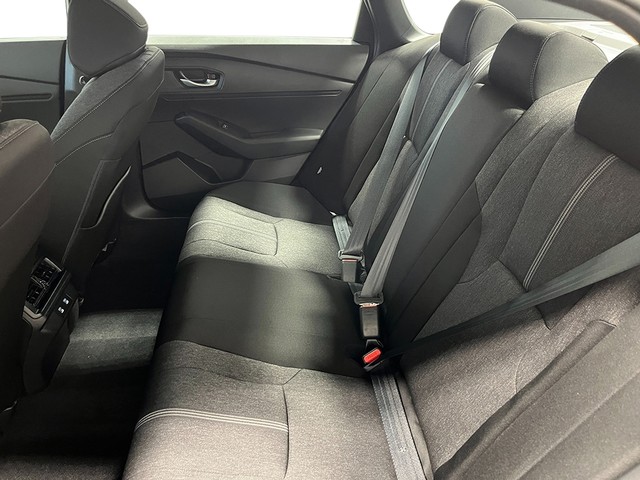 Honda Accord Hybrid Vehicle Full-screen Gallery Image 26