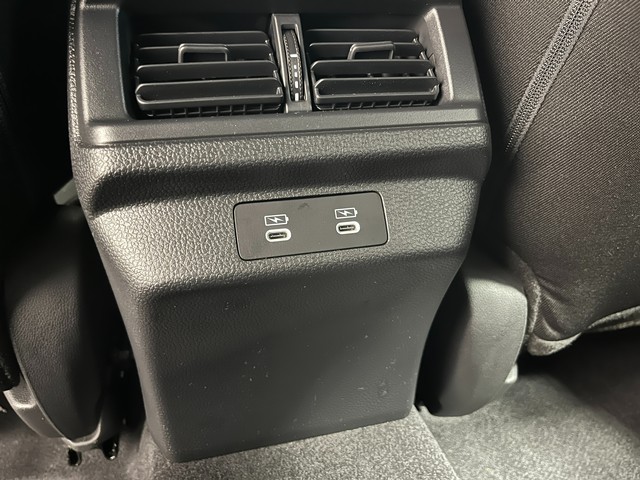 Honda Accord Hybrid Vehicle Full-screen Gallery Image 27
