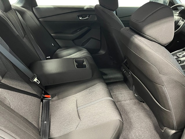 Honda Accord Hybrid Vehicle Full-screen Gallery Image 28