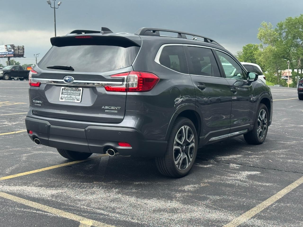 Subaru Ascent Vehicle Full-screen Gallery Image 04