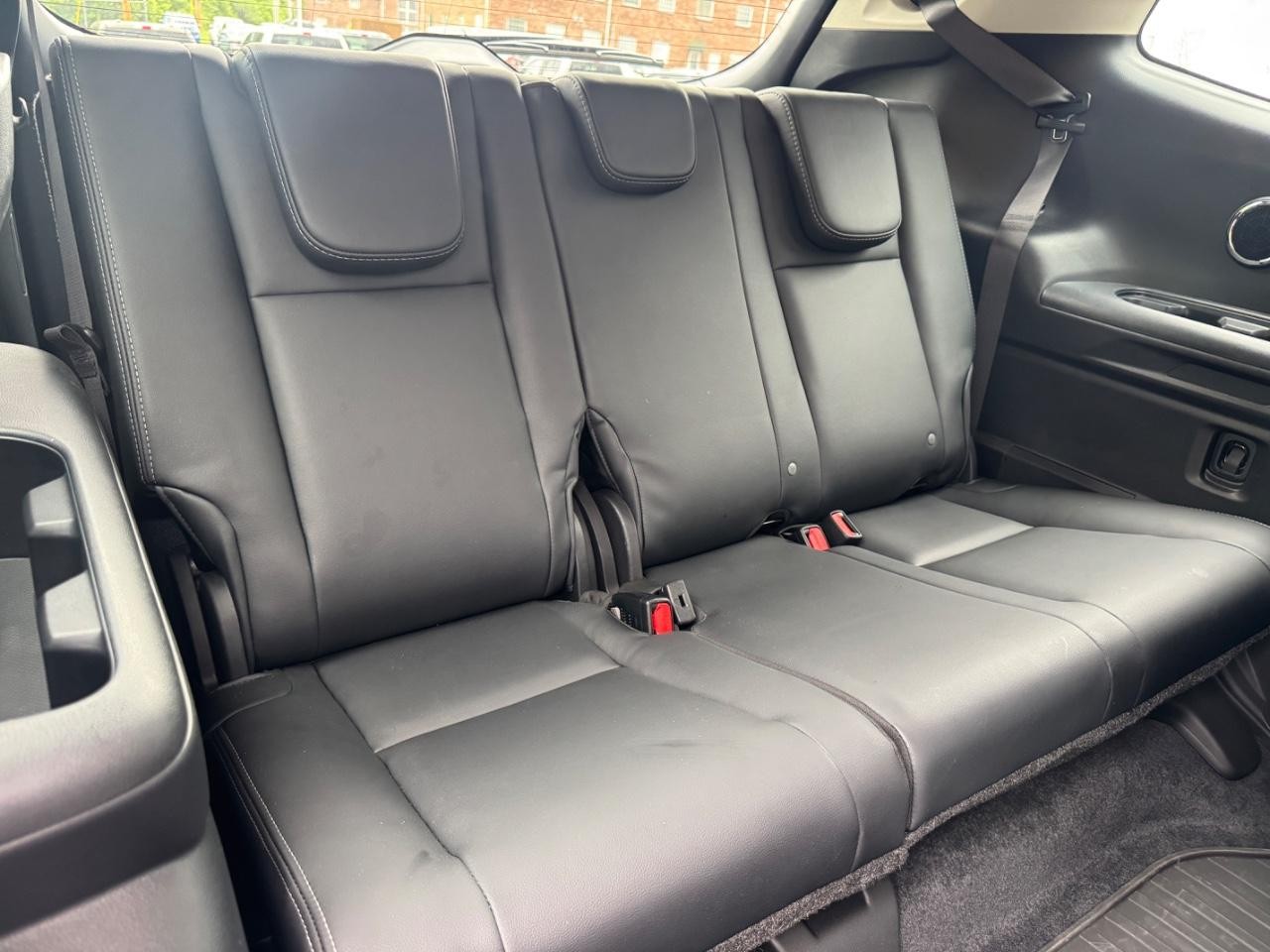 Subaru Ascent Vehicle Full-screen Gallery Image 12