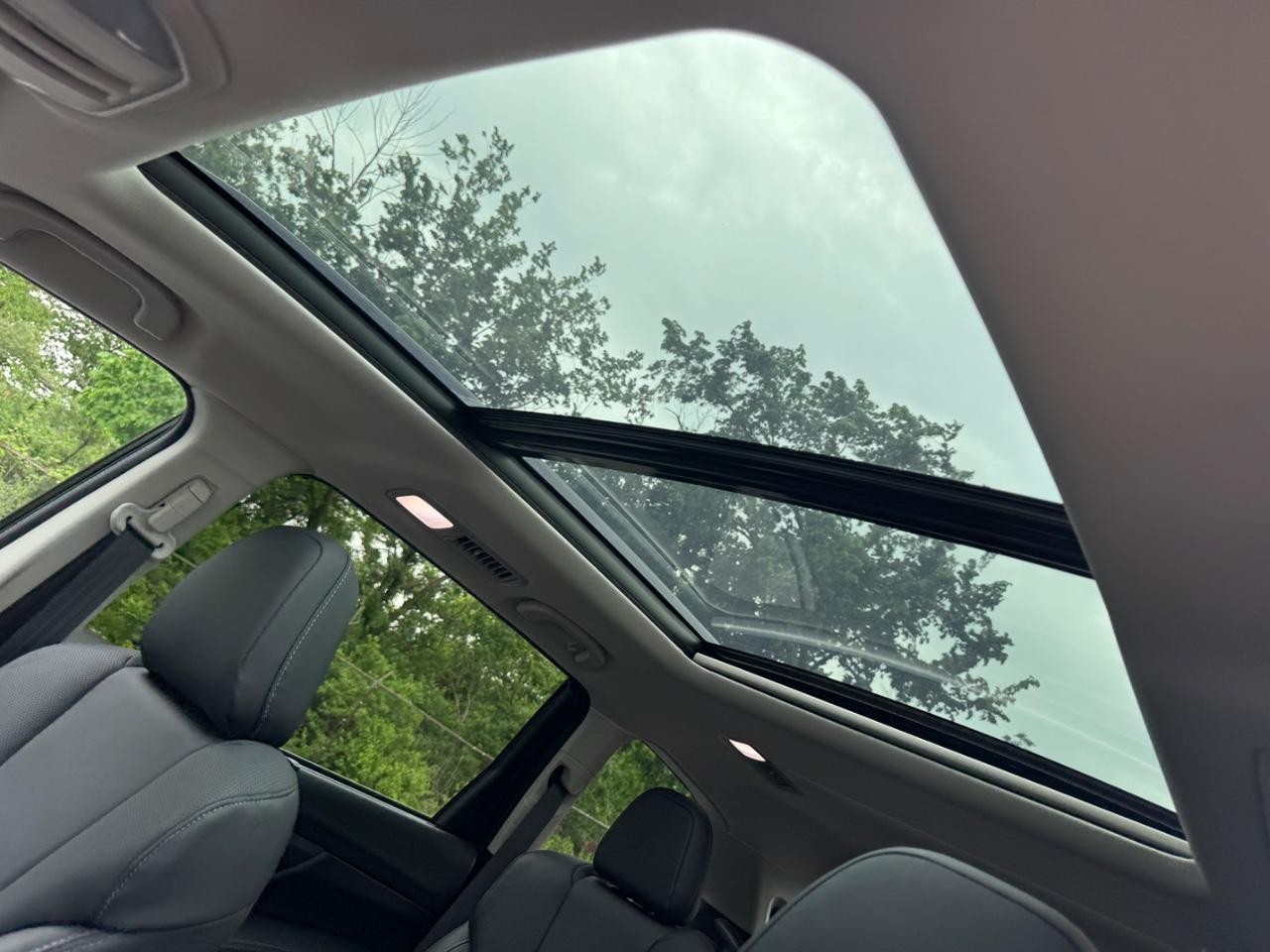 Subaru Ascent Vehicle Full-screen Gallery Image 20