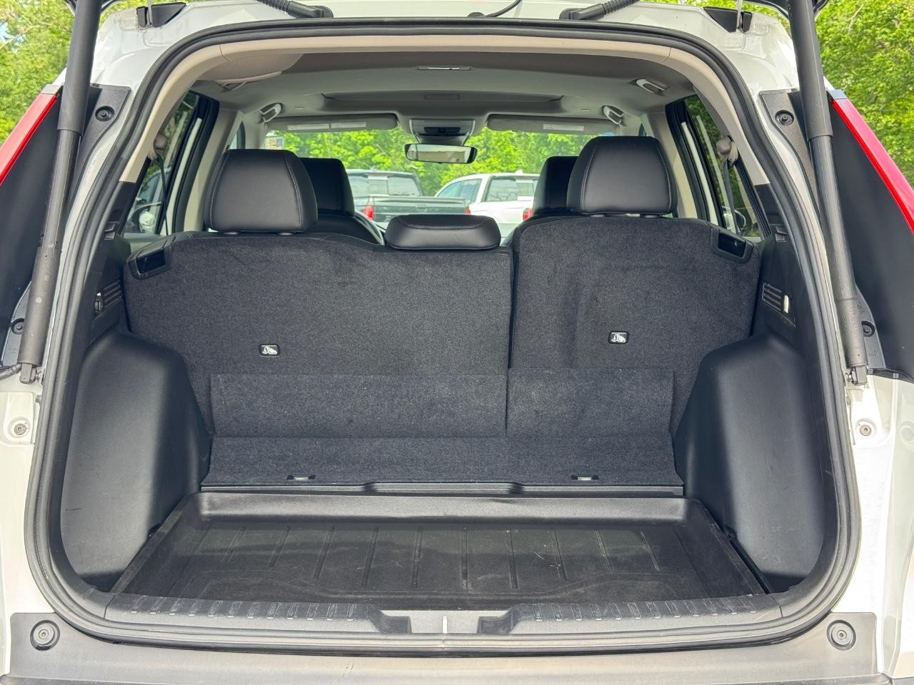 Honda CR-V Vehicle Full-screen Gallery Image 05
