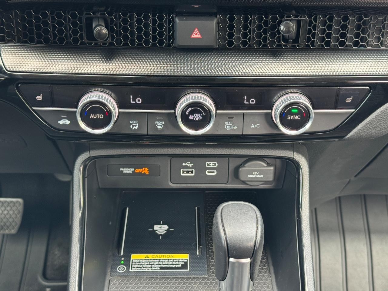 Honda CR-V Vehicle Full-screen Gallery Image 15