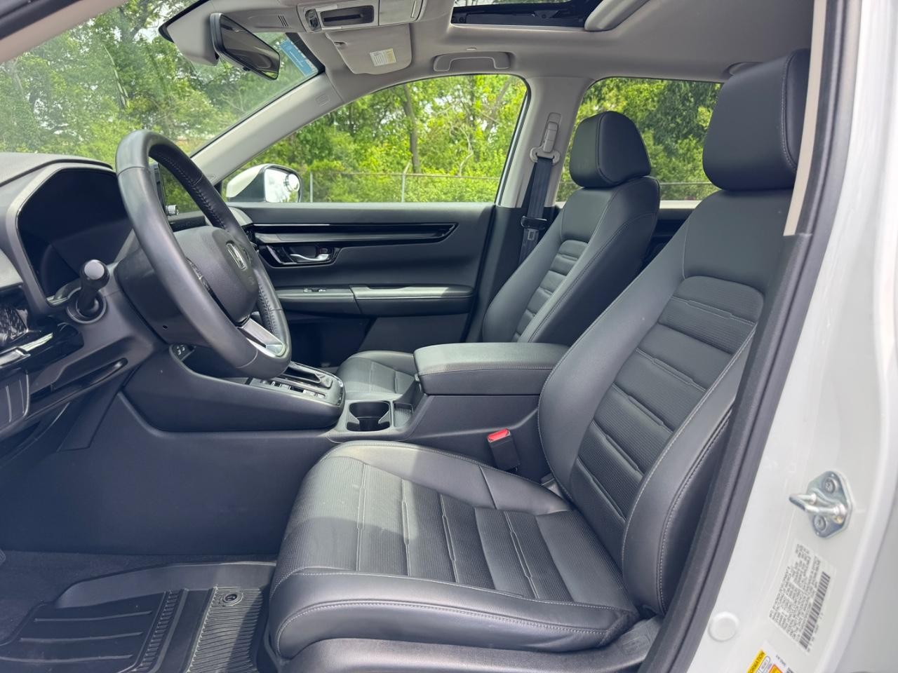 Honda CR-V Vehicle Full-screen Gallery Image 19