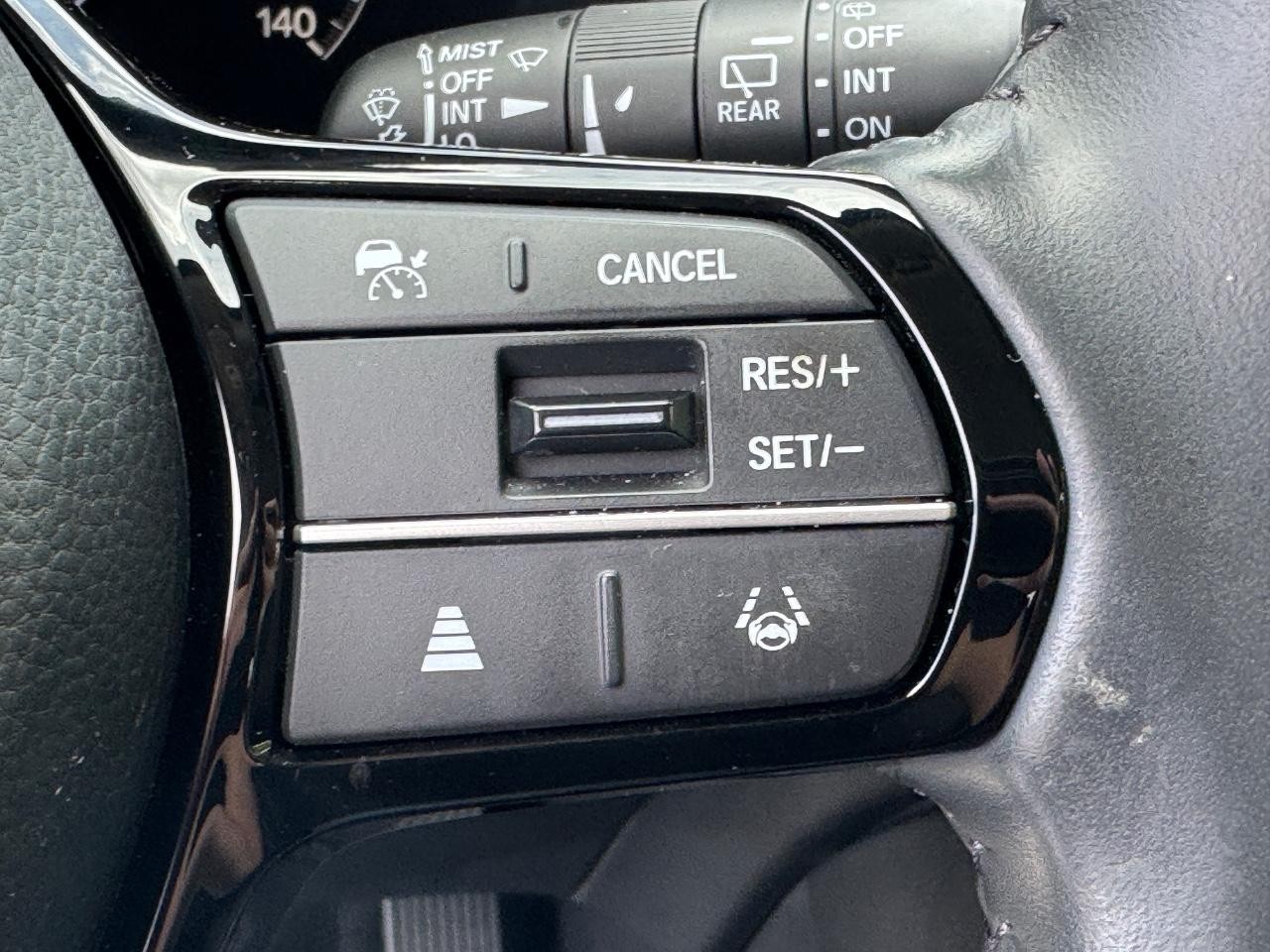 Honda CR-V Vehicle Full-screen Gallery Image 23