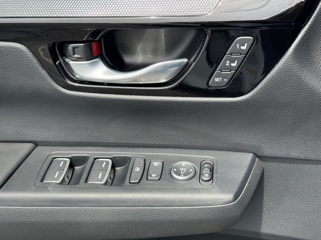 Honda CR-V Vehicle Full-screen Gallery Image 26