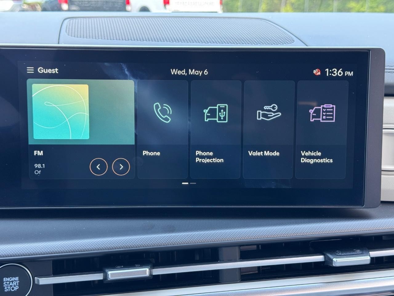 Hyundai Santa Fe Vehicle Full-screen Gallery Image 15