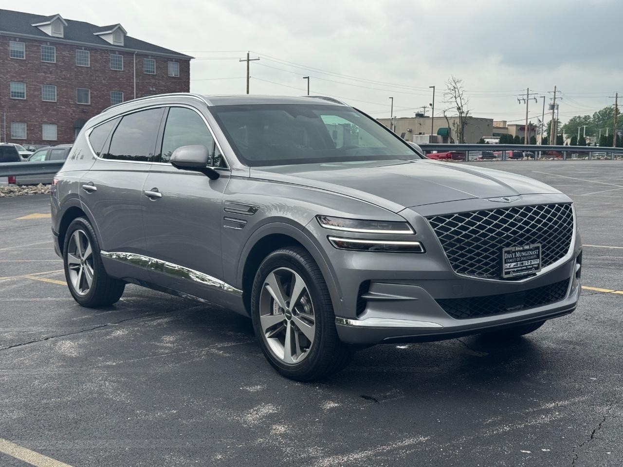 Genesis GV80 Vehicle Full-screen Gallery Image 02