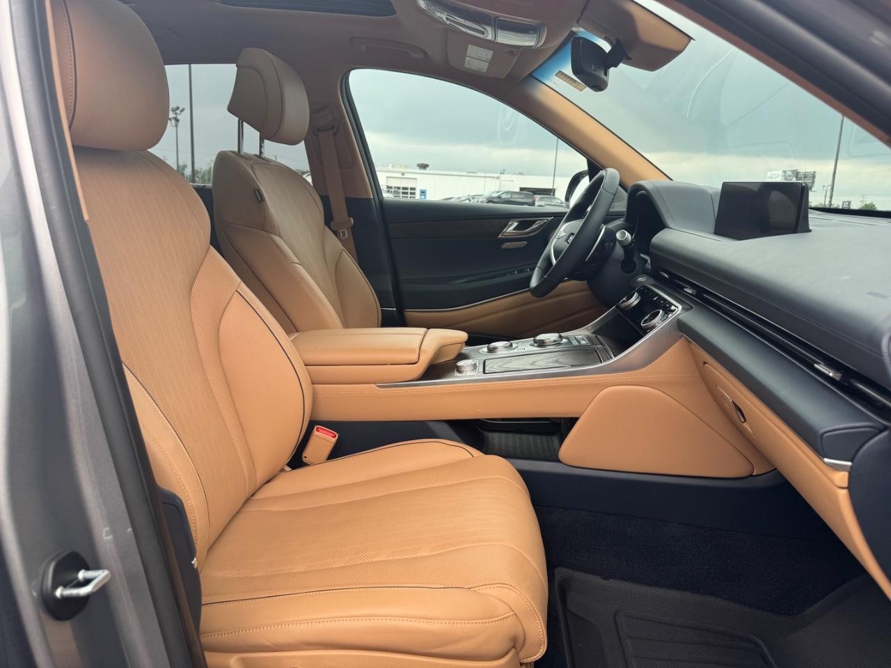 Genesis GV80 Vehicle Full-screen Gallery Image 18