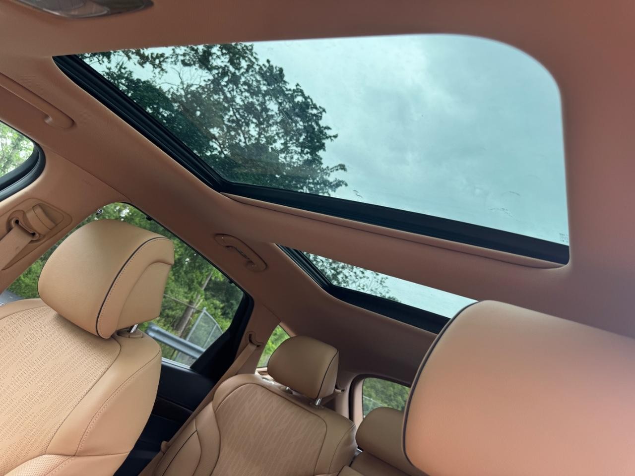 Genesis GV80 Vehicle Full-screen Gallery Image 20