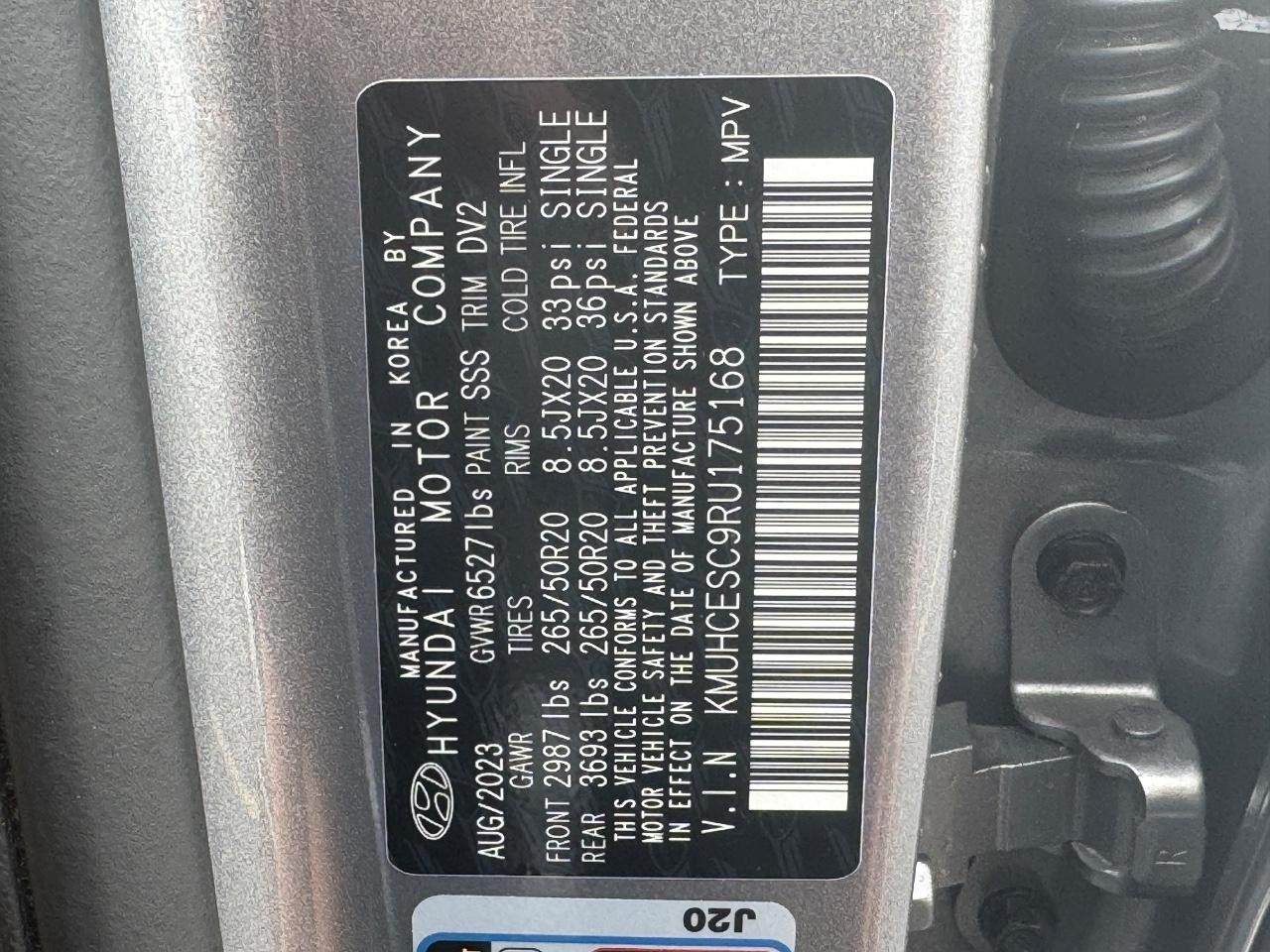 Genesis GV80 Vehicle Full-screen Gallery Image 29