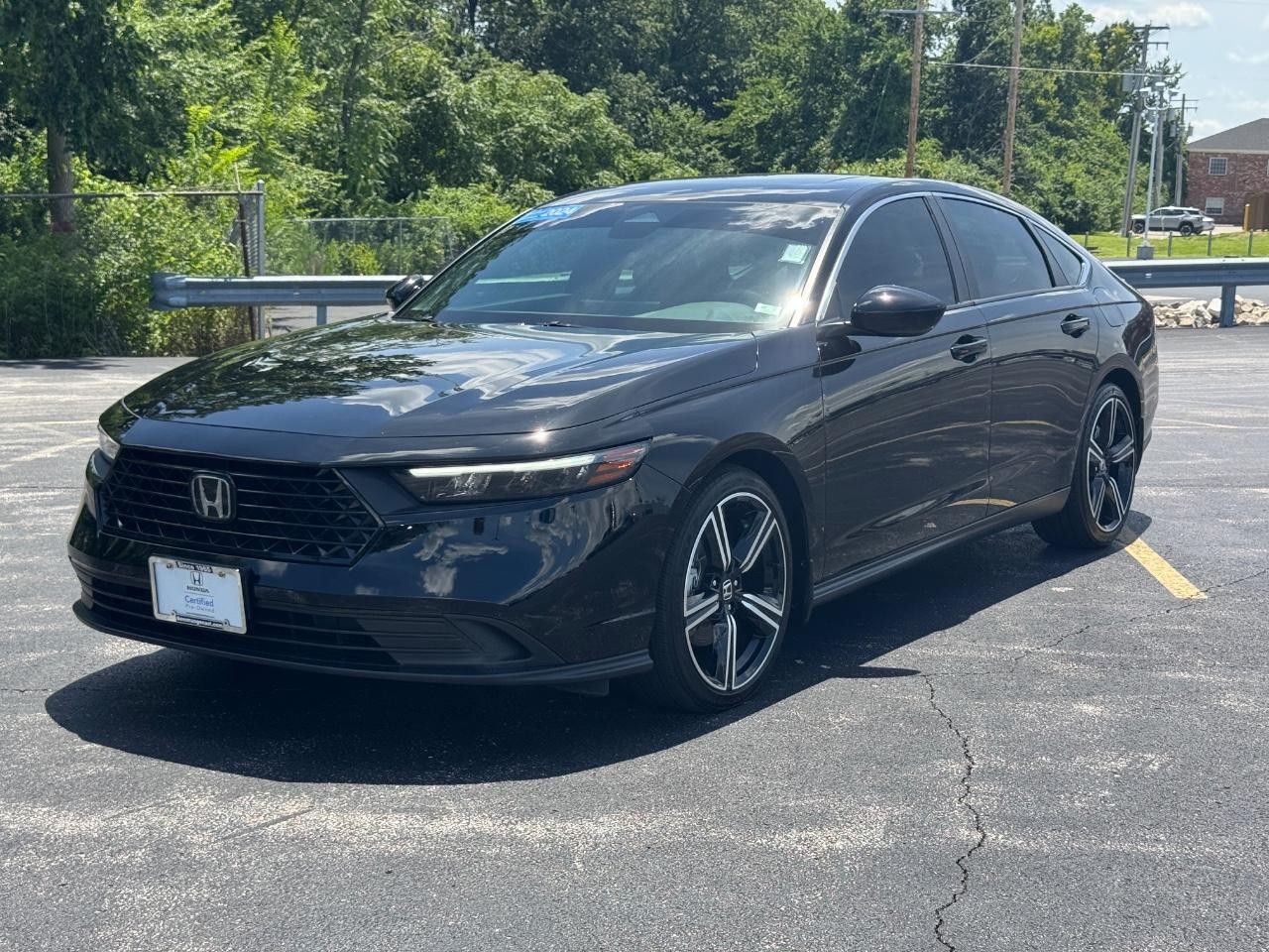 Honda Accord Hybrid Vehicle Full-screen Gallery Image 09