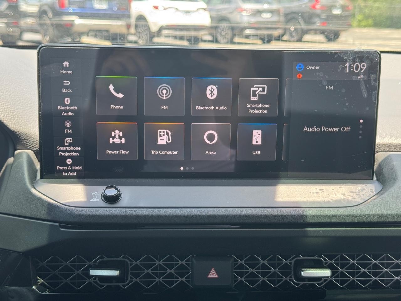 Honda Accord Hybrid Vehicle Full-screen Gallery Image 14