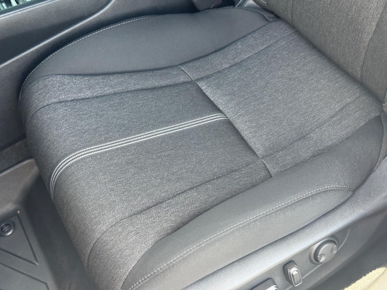 Honda Accord Hybrid Vehicle Full-screen Gallery Image 25