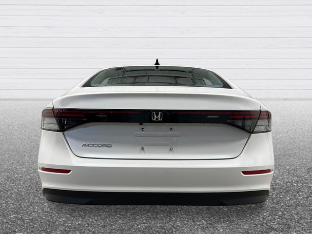 Honda Accord Sedan Vehicle Full-screen Gallery Image 05