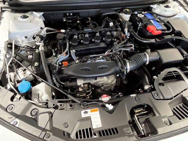 Honda Accord Sedan Vehicle Full-screen Gallery Image 12