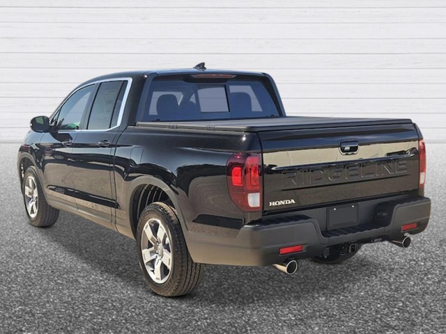 Honda Ridgeline Vehicle Full-screen Gallery Image 04