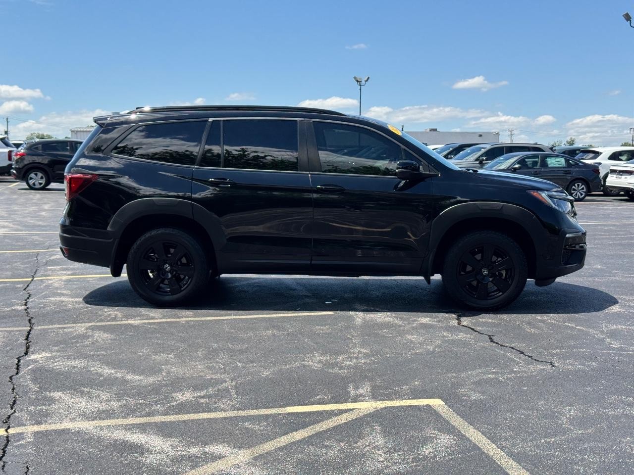 Honda Pilot Vehicle Full-screen Gallery Image 03