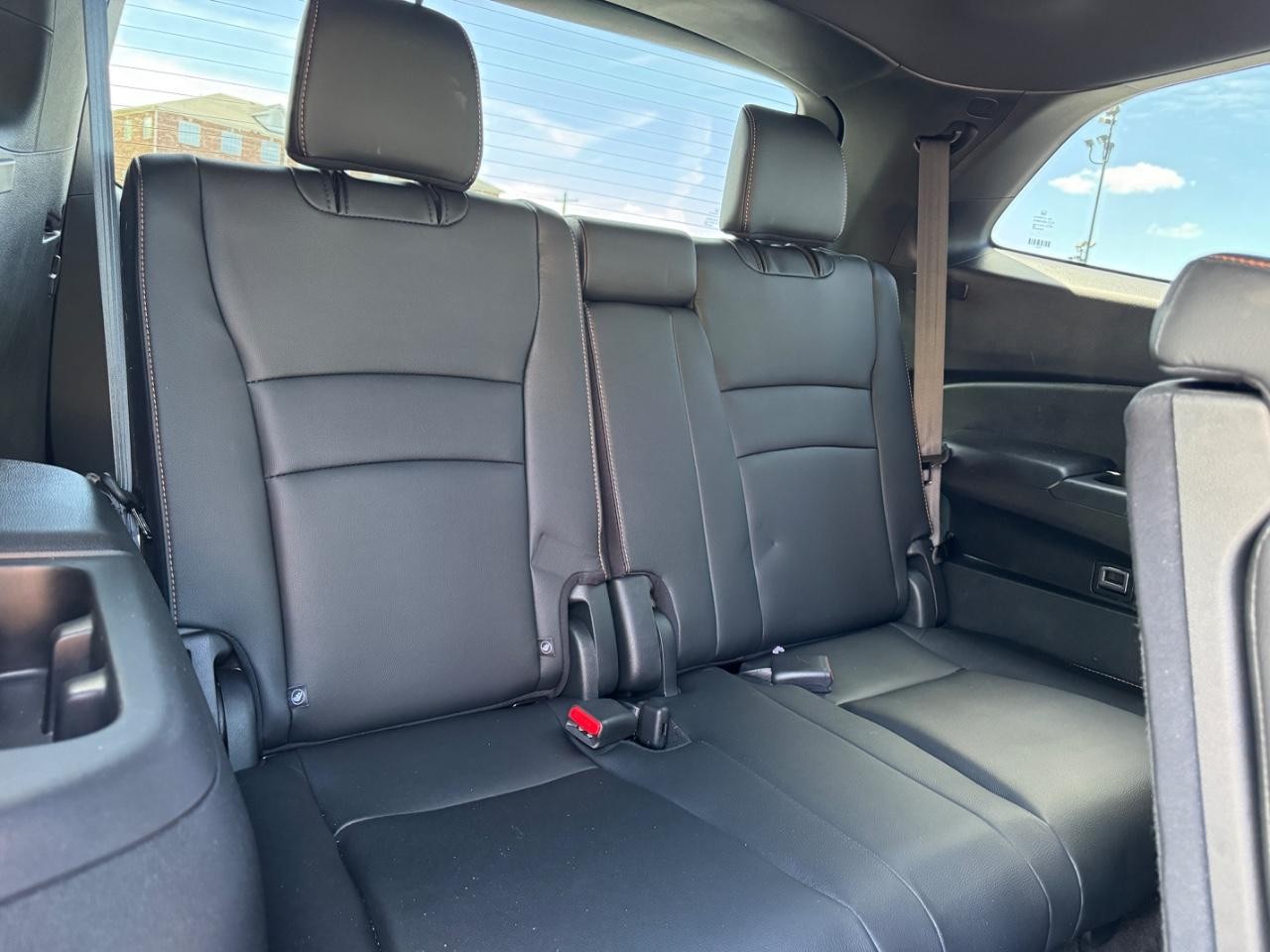 Honda Pilot Vehicle Full-screen Gallery Image 12
