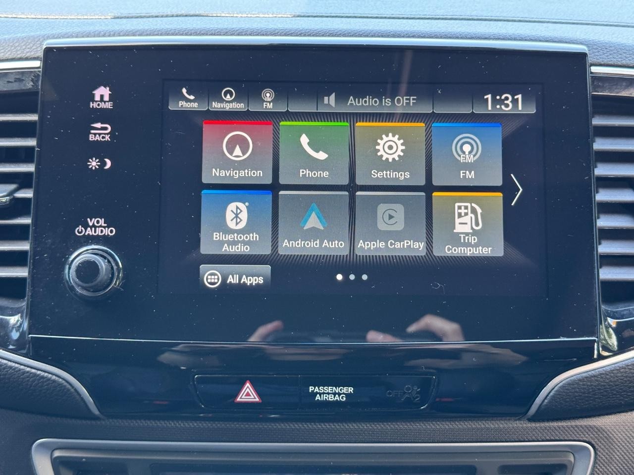 Honda Pilot Vehicle Full-screen Gallery Image 15