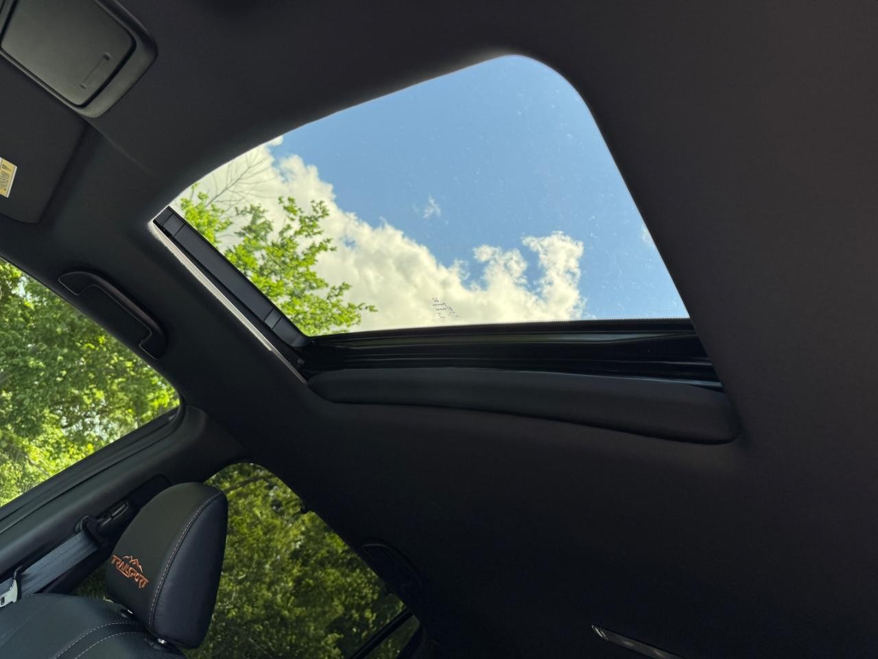 Honda Pilot Vehicle Full-screen Gallery Image 21