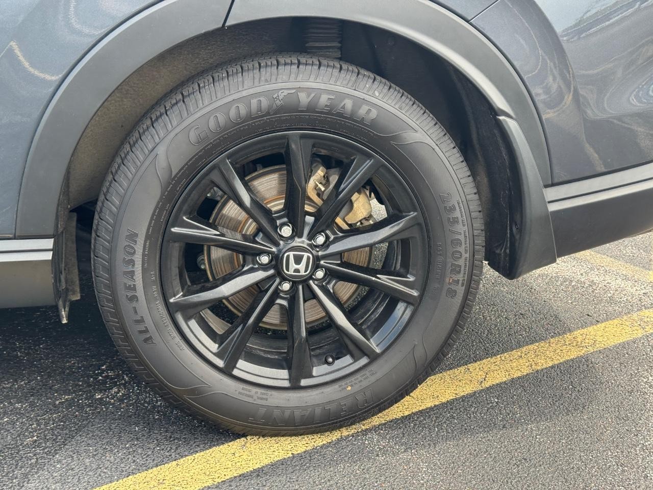 Honda CR-V Hybrid Vehicle Full-screen Gallery Image 08