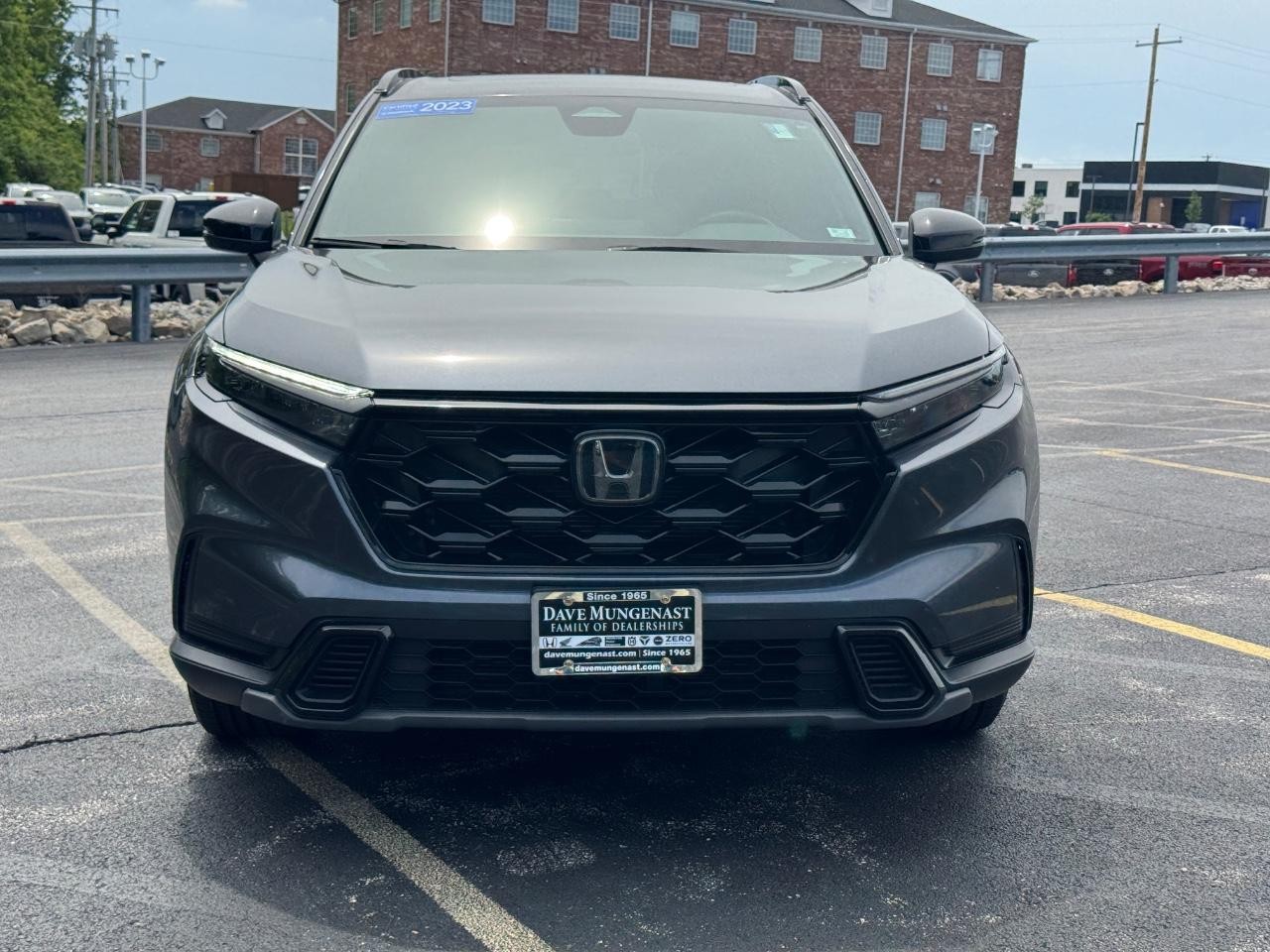 Honda CR-V Hybrid Vehicle Full-screen Gallery Image 10