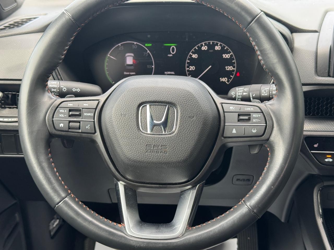 Honda CR-V Hybrid Vehicle Full-screen Gallery Image 13