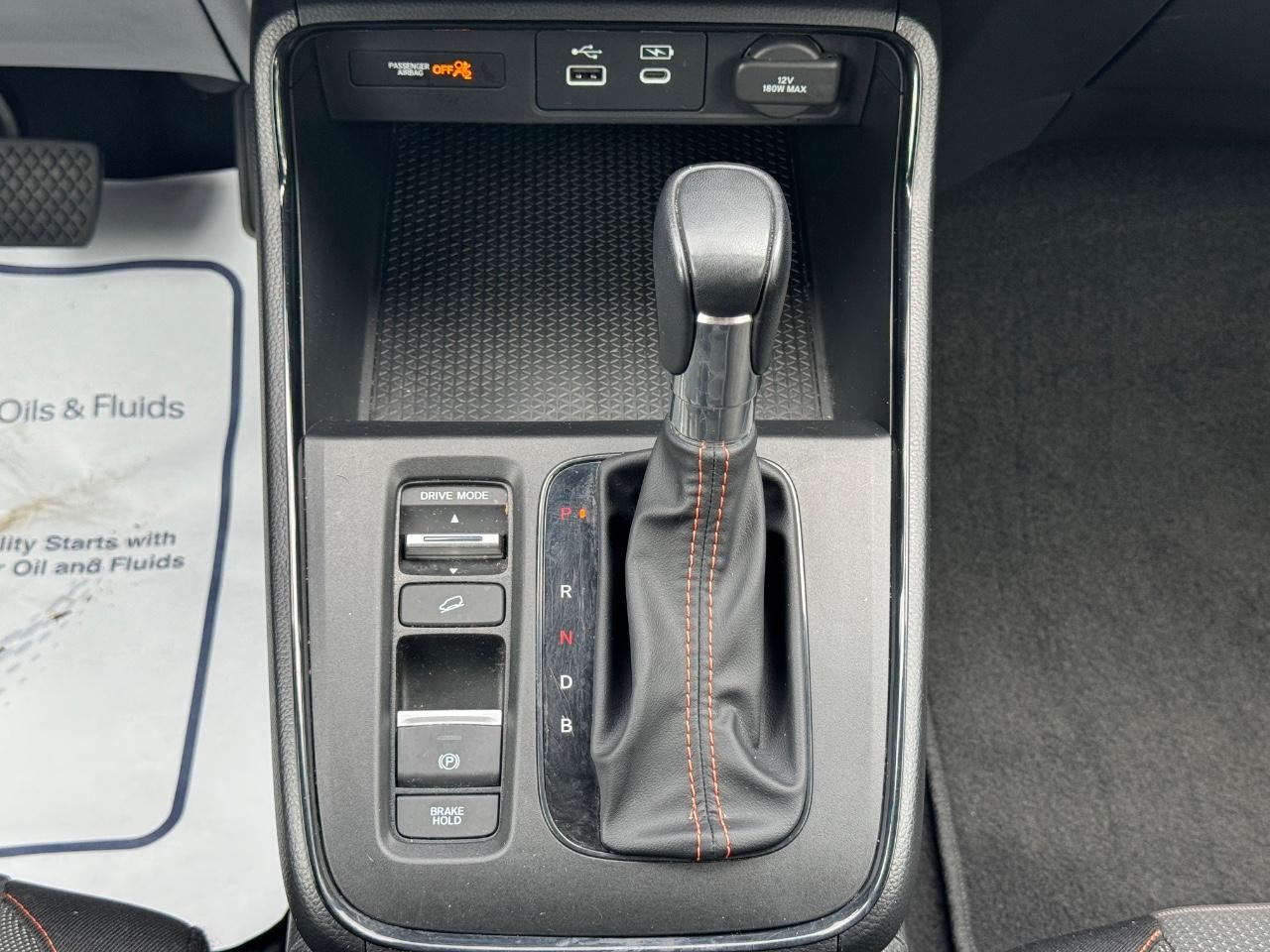 Honda CR-V Hybrid Vehicle Full-screen Gallery Image 16