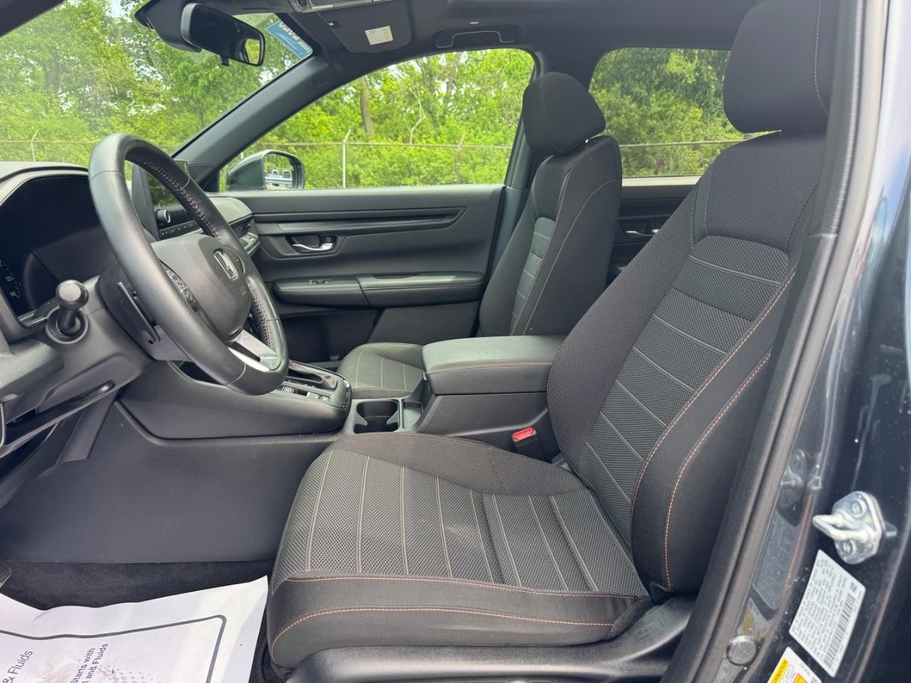 Honda CR-V Hybrid Vehicle Full-screen Gallery Image 20