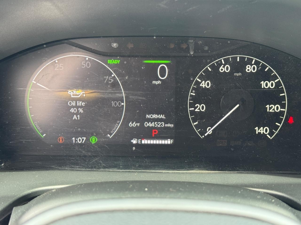 Honda CR-V Hybrid Vehicle Full-screen Gallery Image 22