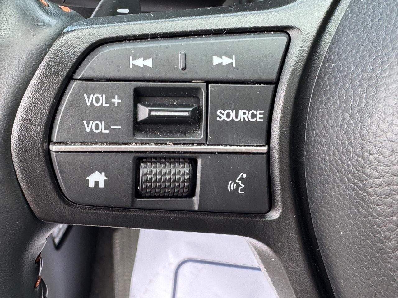 Honda CR-V Hybrid Vehicle Full-screen Gallery Image 23