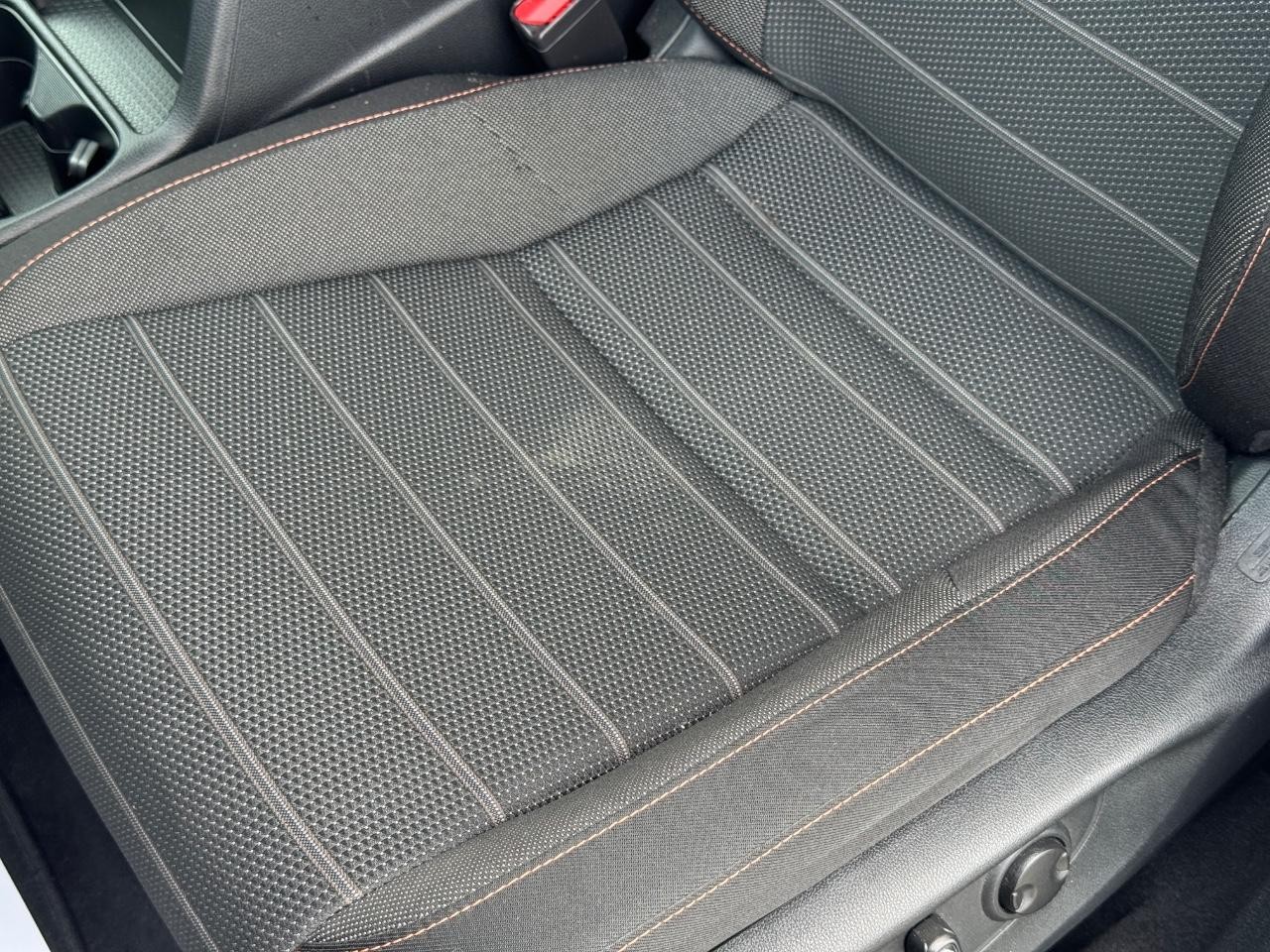 Honda CR-V Hybrid Vehicle Full-screen Gallery Image 28