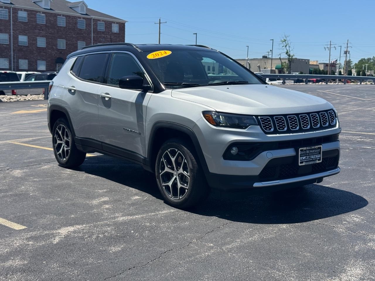 Jeep Compass Vehicle Full-screen Gallery Image 02