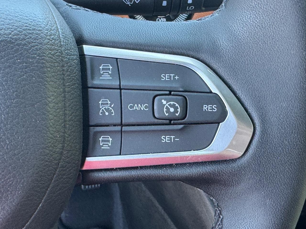 Jeep Compass Vehicle Full-screen Gallery Image 22