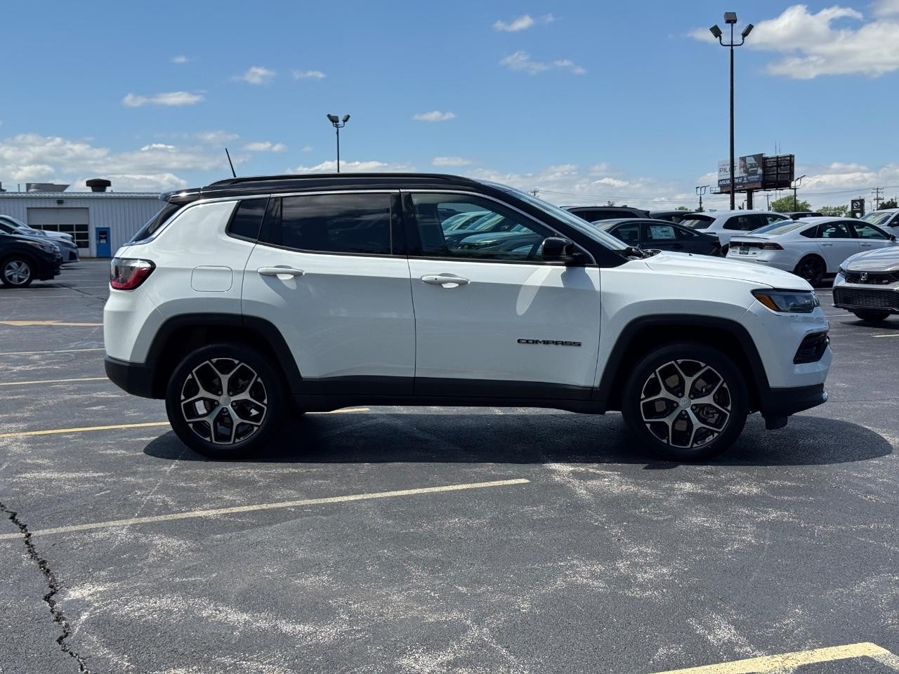 Jeep Compass Vehicle Full-screen Gallery Image 03