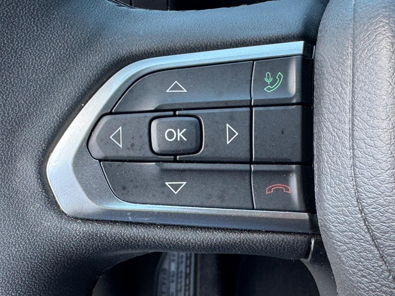 Jeep Compass Vehicle Full-screen Gallery Image 21