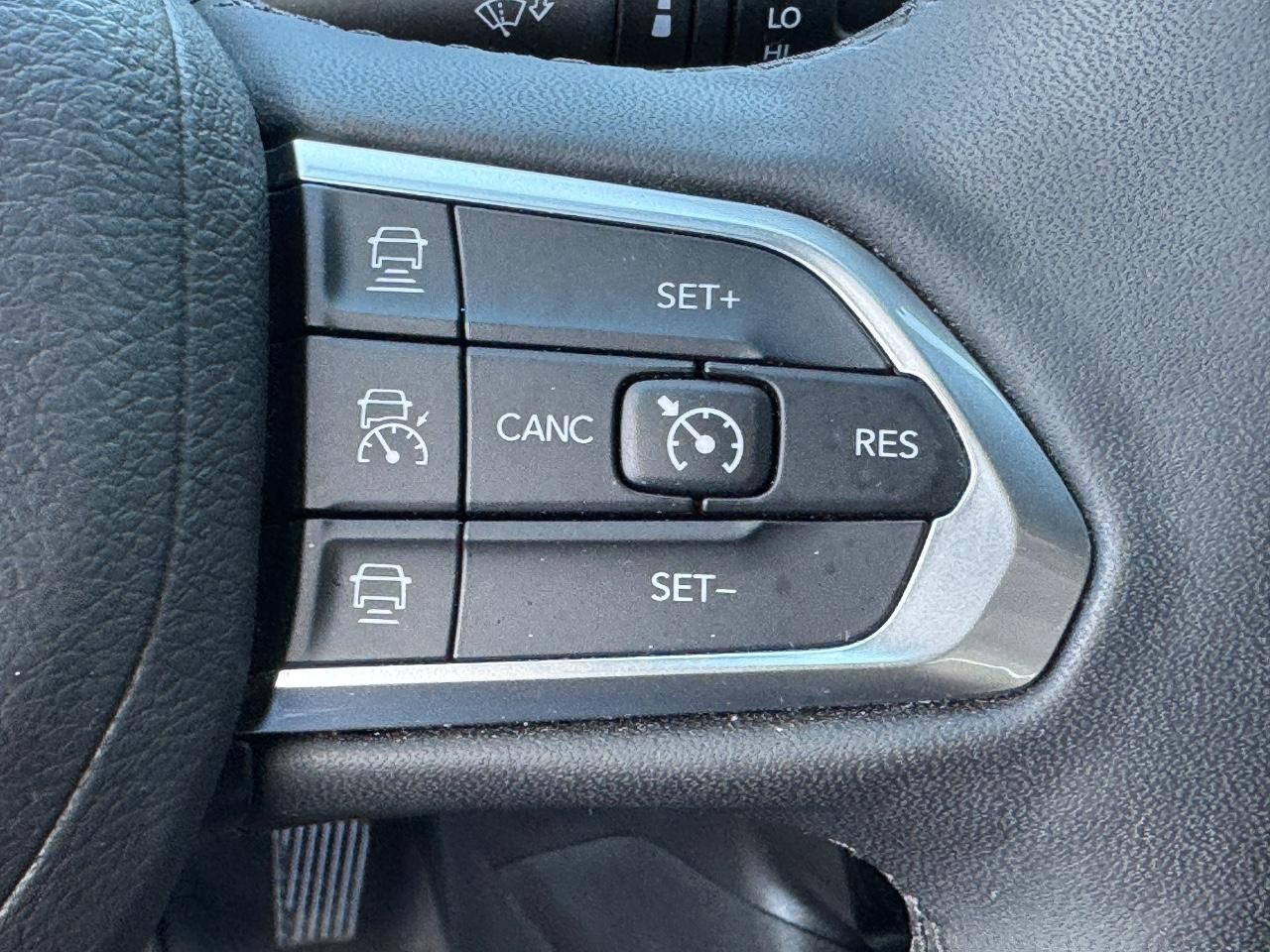 Jeep Compass Vehicle Full-screen Gallery Image 22