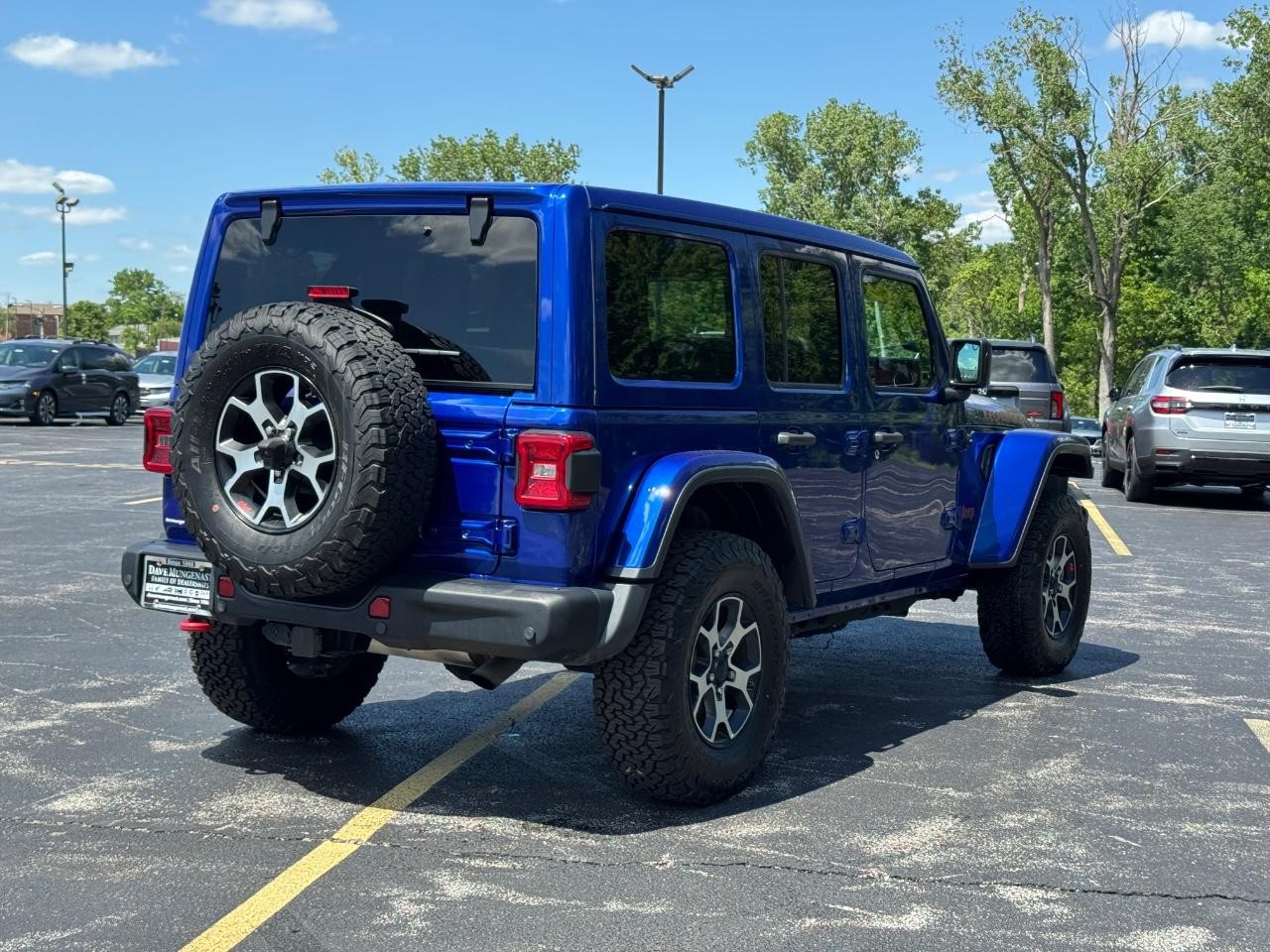 Jeep Wrangler Unlimited Vehicle Full-screen Gallery Image 04