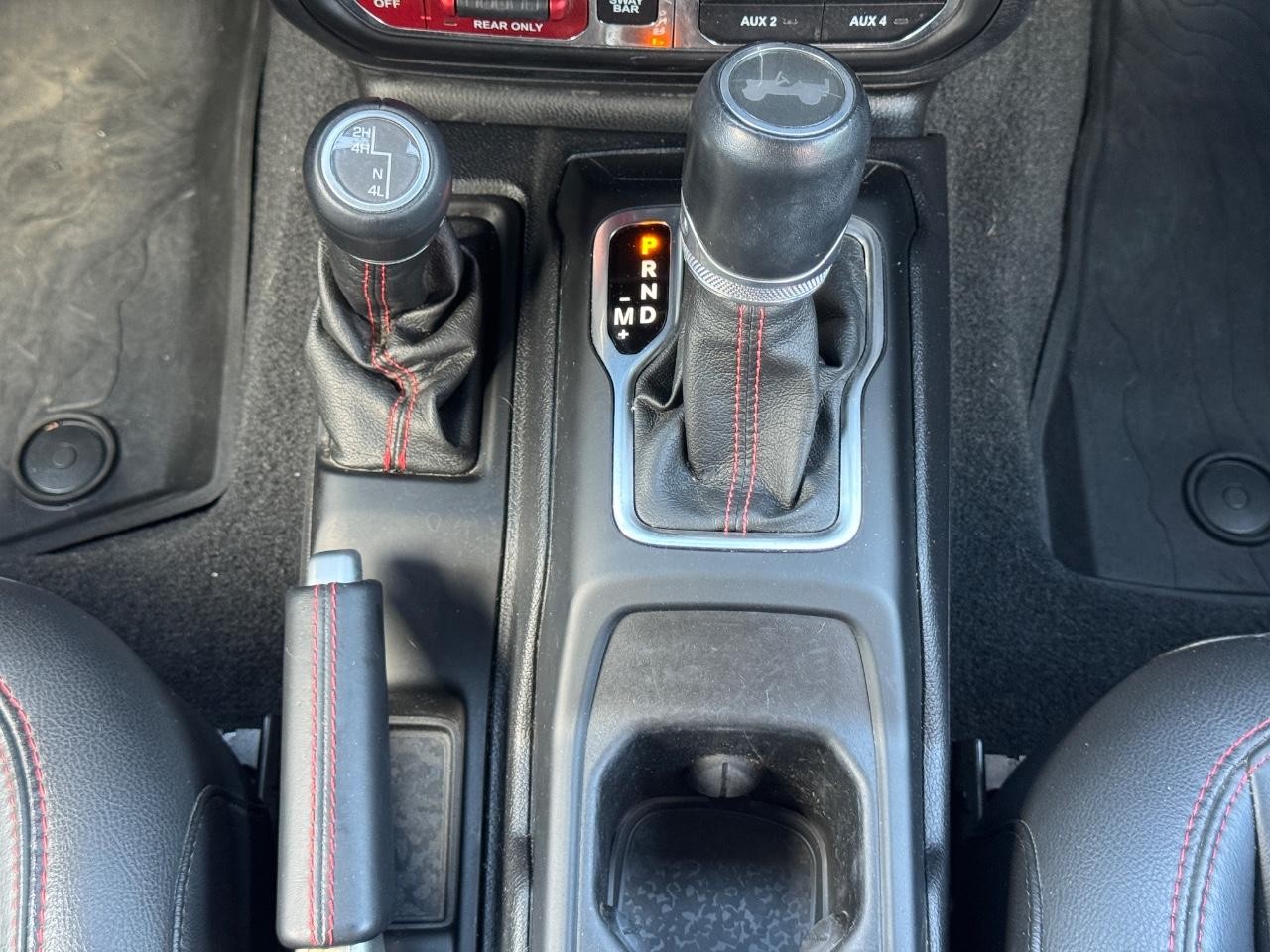 Jeep Wrangler Unlimited Vehicle Full-screen Gallery Image 16