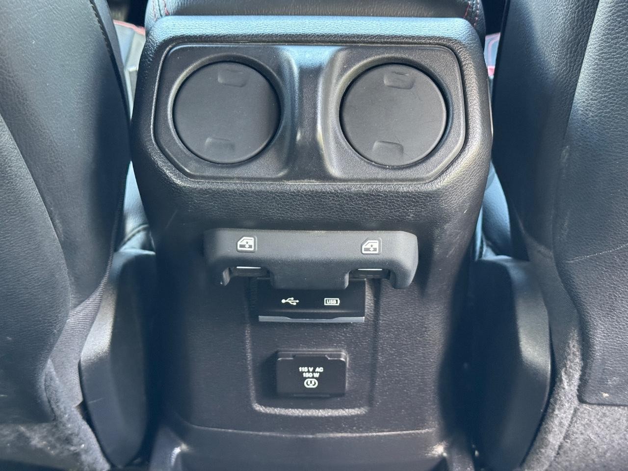 Jeep Wrangler Unlimited Vehicle Full-screen Gallery Image 17