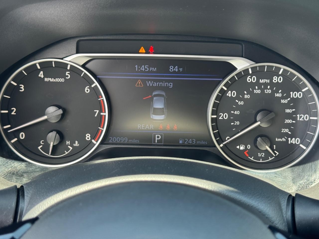 Nissan Altima Vehicle Full-screen Gallery Image 19