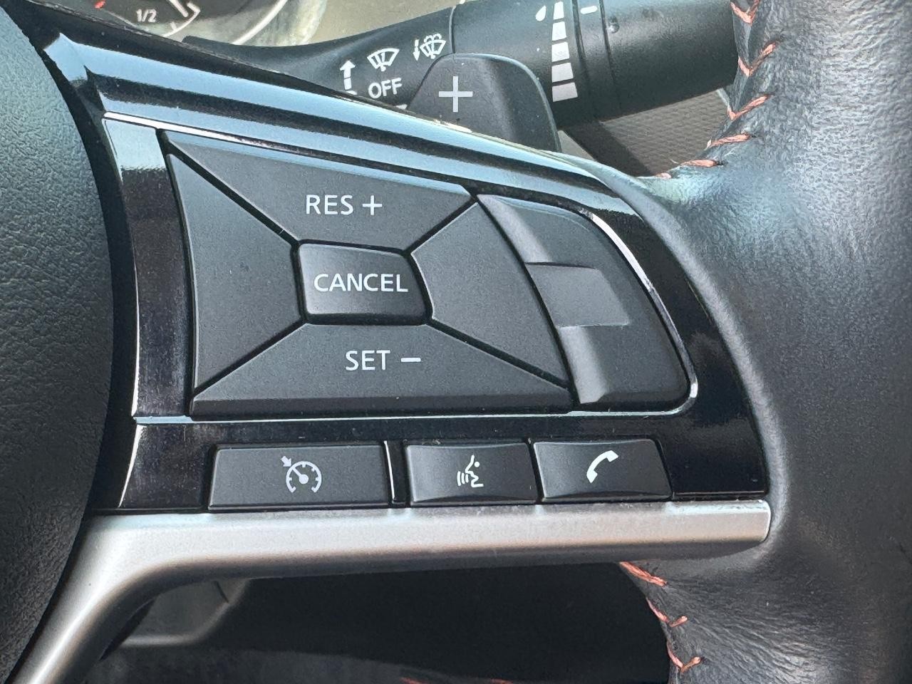 Nissan Altima Vehicle Full-screen Gallery Image 21