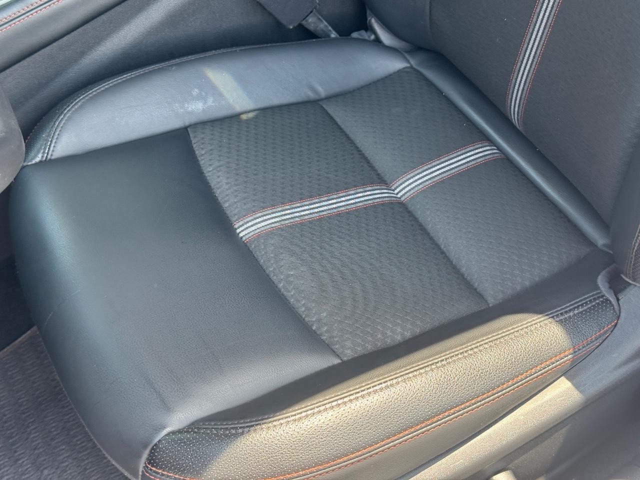 Nissan Altima Vehicle Full-screen Gallery Image 25