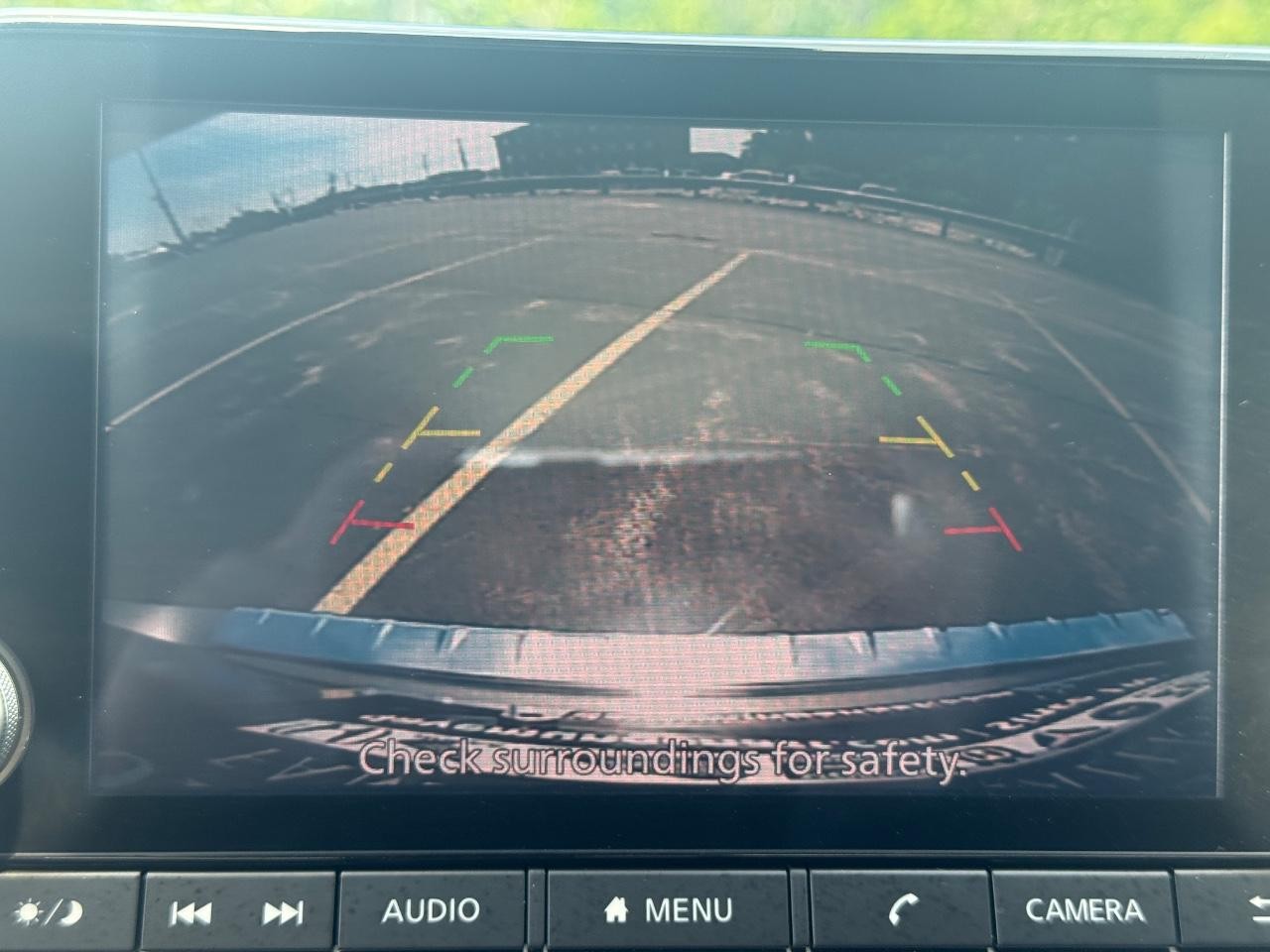 Nissan Altima Vehicle Full-screen Gallery Image 23